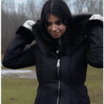 Ayva's brown shearling coat - Image 5